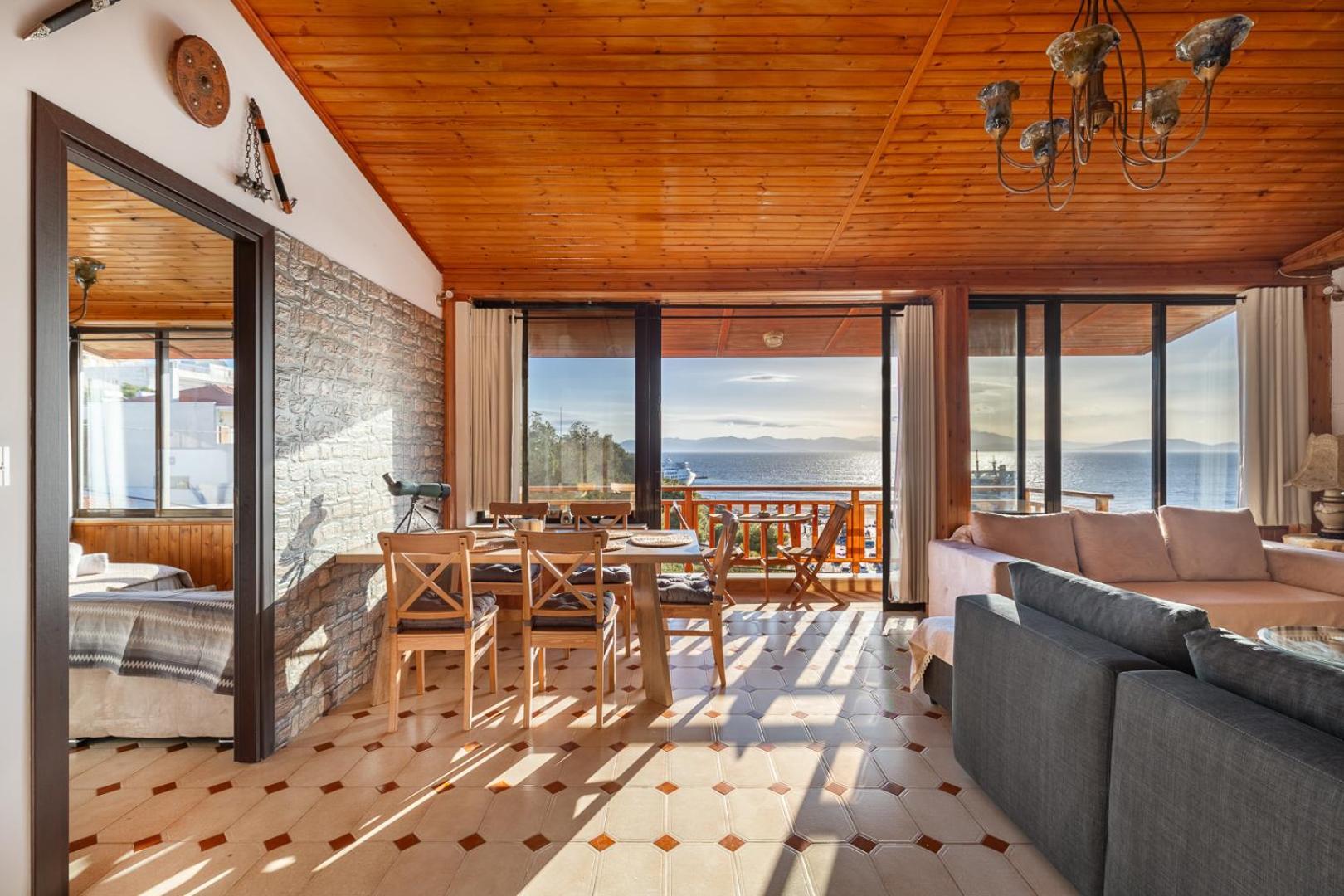 Caldera Close To The Port, Airport & Athens 라피나 외부 사진
