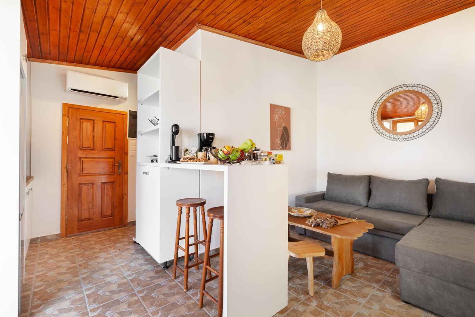 Caldera Close To The Port, Airport & Athens 라피나 외부 사진