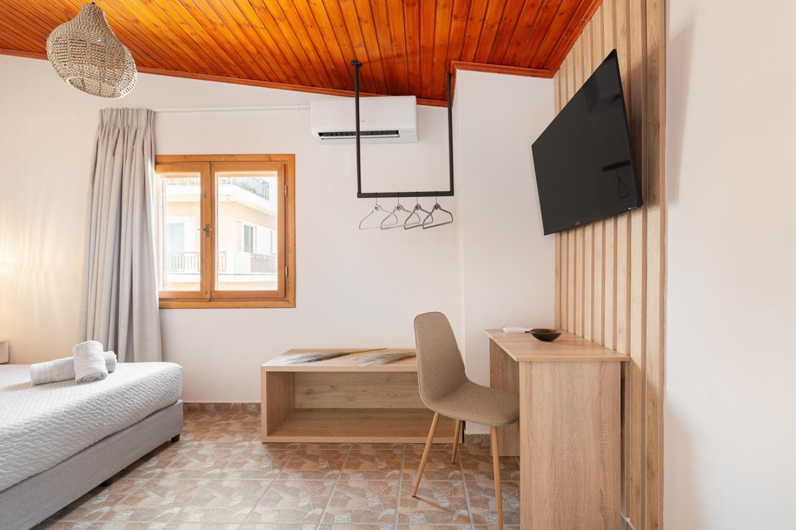 Caldera Close To The Port, Airport & Athens 라피나 외부 사진